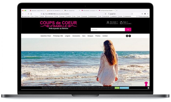 Visuel du site Les Coups de Cœur d’Isabelle affiché sur un ordinateur portable Apple, présentant les collections de prêt-à-porter féminin