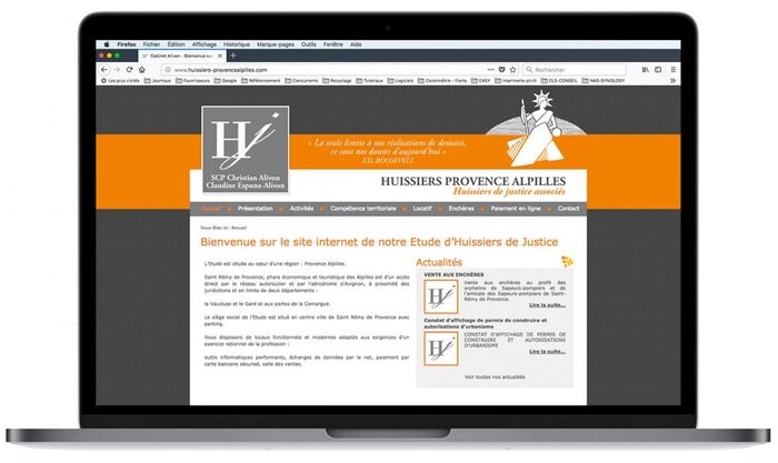 Visuel du site Huissiers Provence Alpilles affiché sur un ordinateur portable Apple – étude d’huissiers à Saint-Rémy de Provence